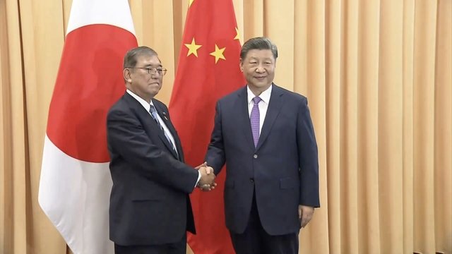 PM do Japão, Ishiba, e Xi concordam em trabalhar por relações bilaterais construtivas