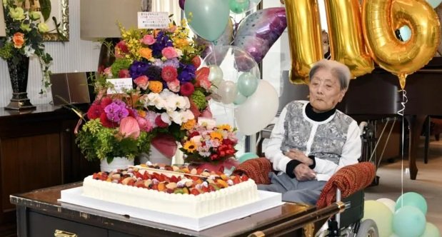 A pessoa mais velha do mundo, Tomiko Itooka, morre aos 116 anos.